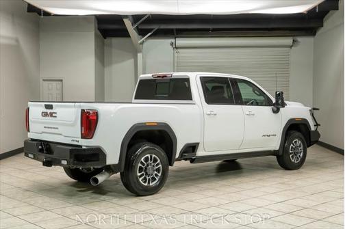 2022 GMC Sierra 2500 AT4