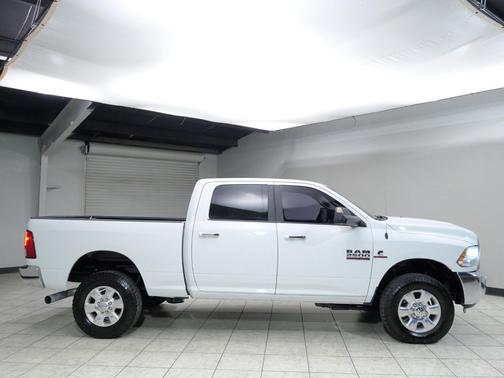 2017 RAM 2500 SLT Crew Cab 4x4 6'4' Box