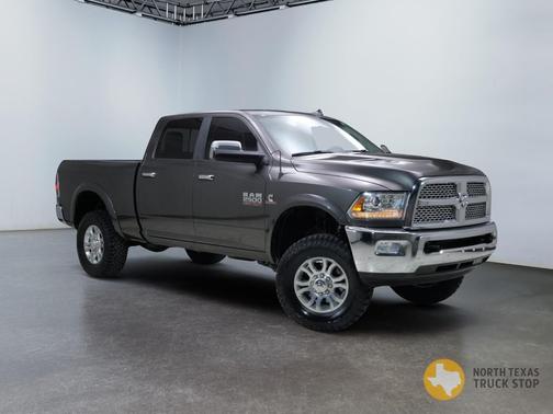 2017 RAM 2500 Laramie Crew Cab 4x4 6'4' Box