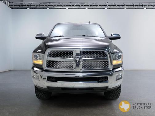 2017 RAM 2500 Laramie Crew Cab 4x4 6'4' Box