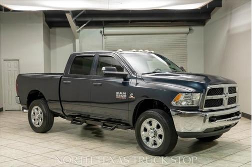 2017 RAM 2500 Tradesman Crew Cab 4x4 6'4' Box