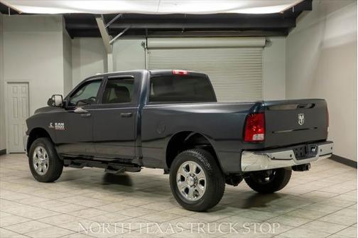 2017 RAM 2500 Tradesman Crew Cab 4x4 6'4' Box
