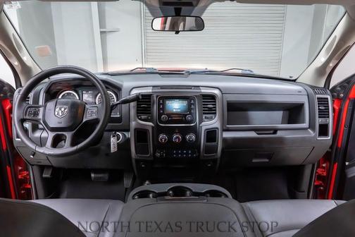 2017 RAM 2500 Tradesman Crew Cab 4x4 6'4' Box