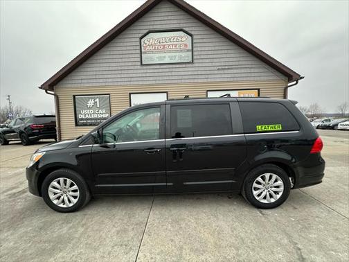 2014 Volkswagen Routan SE
