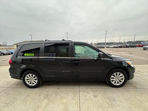 2014 Volkswagen Routan SE