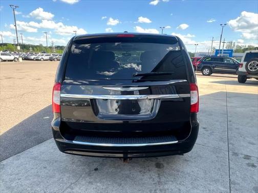 2014 Chrysler Town & Country Touring-L