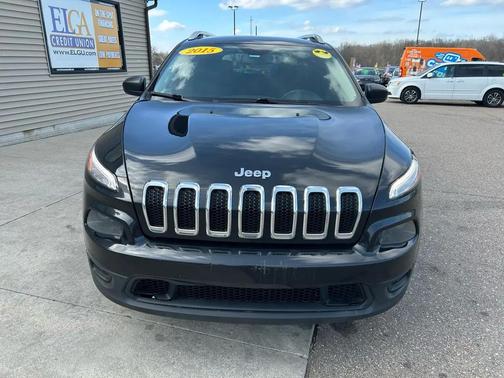 Brilliant Black Crystal Pearl 2015 Jeep Cherokee Sport