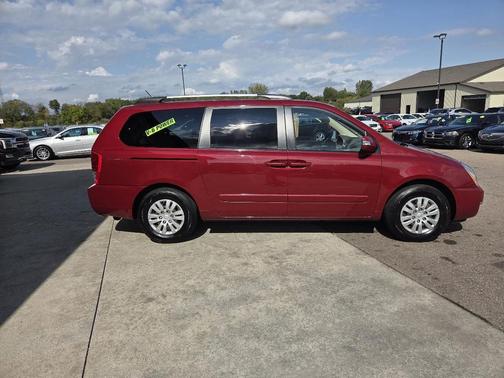 2014 Kia Sedona LX