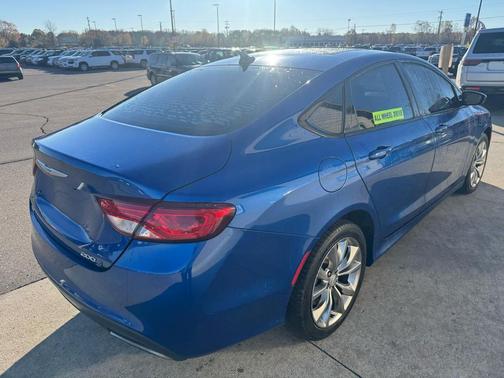 2015 Chrysler 200 S