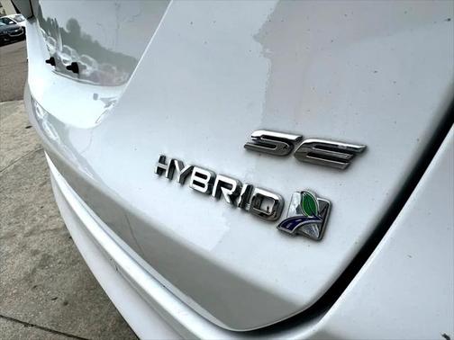 2016 Ford Fusion Hybrid SE