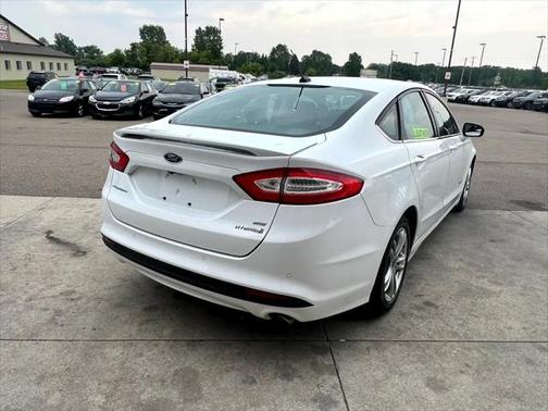 2016 Ford Fusion Hybrid SE