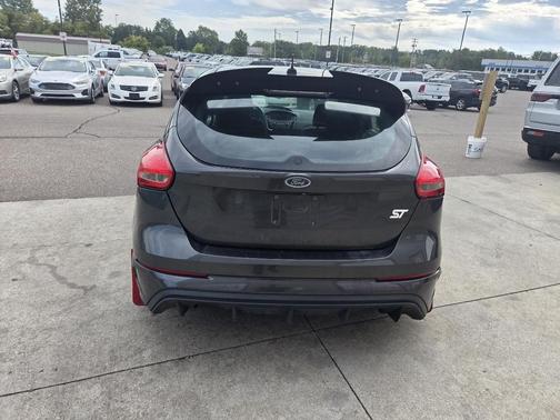 2017 Ford Focus ST 