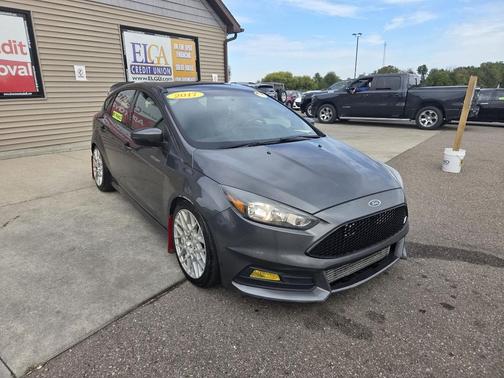 2017 Ford Focus ST 