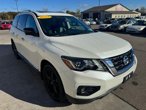 2017 Nissan Pathfinder Platinum