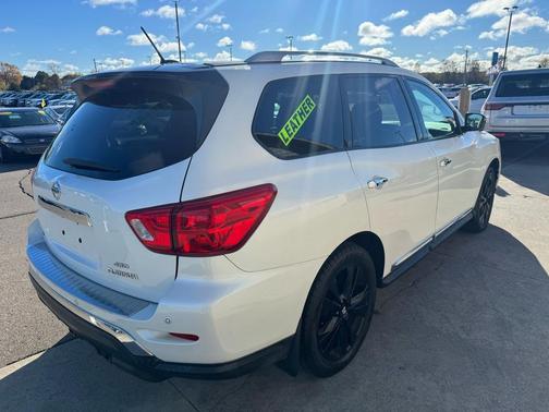 2017 Nissan Pathfinder Platinum
