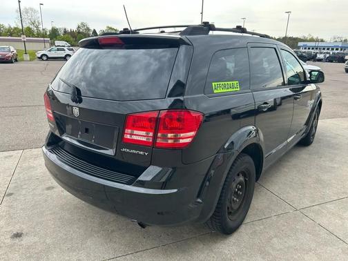 Brilliant Black Crystal Pearlcoat 2009 Dodge Journey SE
