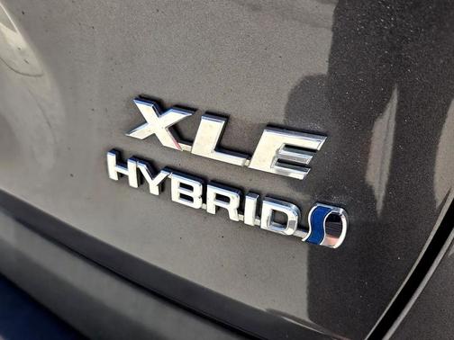 2023 Toyota RAV4 Hybrid XLE