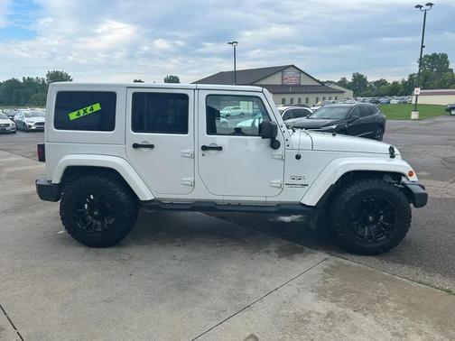 Bright White 2018 Jeep Wrangler JK Unlimited Sahara