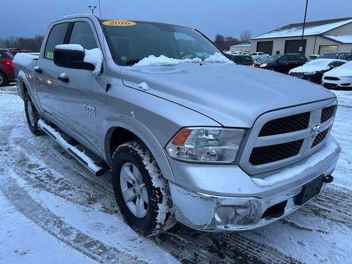 2016 RAM 1500 SLT