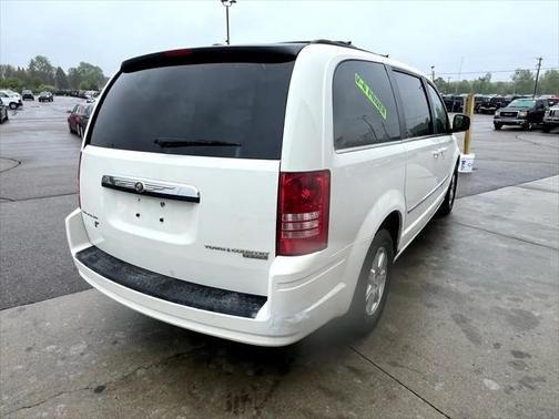 2010 Chrysler Town & Country Touring