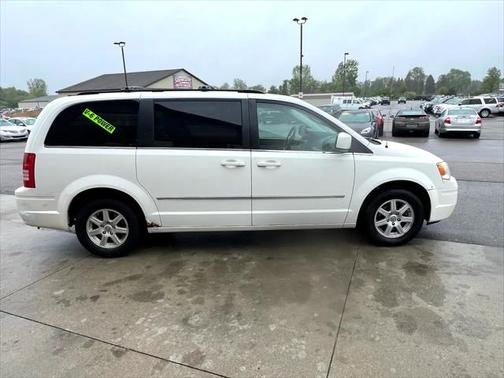 2010 Chrysler Town & Country Touring