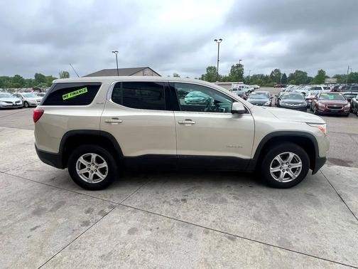 2017 GMC Acadia SLE-1