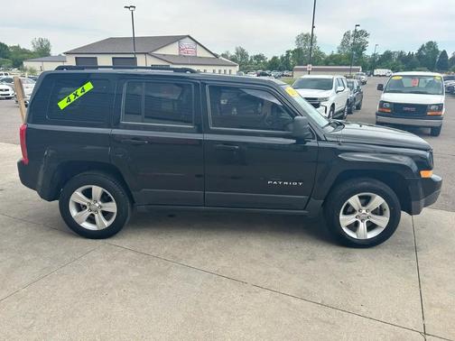 Black Clearcoat 2013 Jeep Patriot Sport