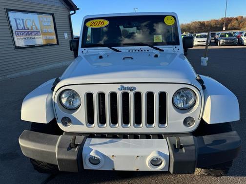 2016 Jeep Wrangler Unlimited Sahara