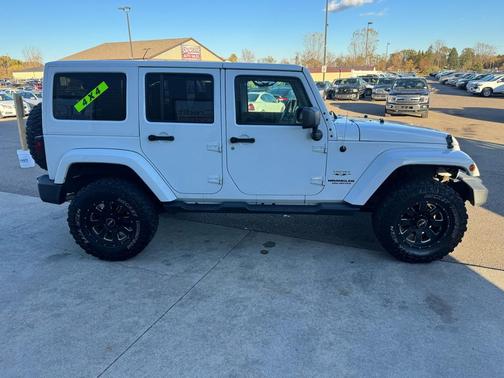 2016 Jeep Wrangler Unlimited Sahara