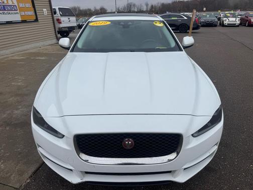 2019 Jaguar XE 25t Premium