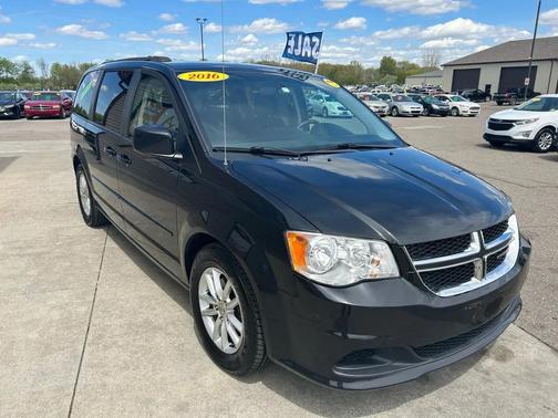 Brilliant Black Crystal Pearlcoat 2016 Dodge Grand Caravan SXT