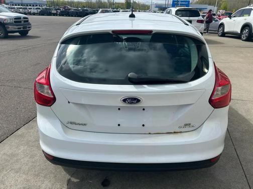 Oxford White 2014 Ford Focus SE