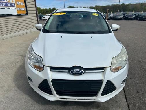 Oxford White 2014 Ford Focus SE