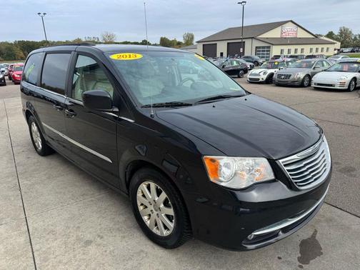 2013 Chrysler Town & Country Touring