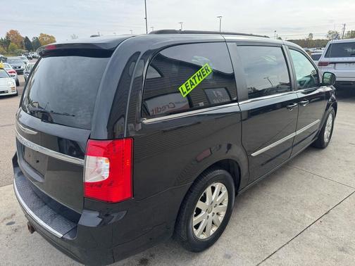 2013 Chrysler Town & Country Touring