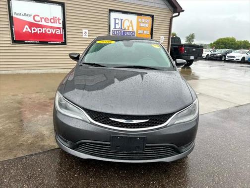 2016 Chrysler 200 LX
