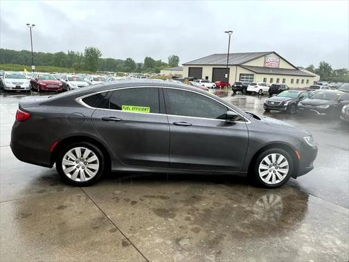 2016 Chrysler 200 LX