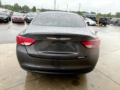 2016 Chrysler 200 LX