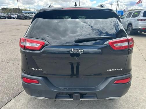 Brilliant Black Crystal Pearlcoat 2015 Jeep Cherokee Limited