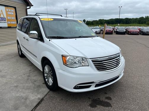 2015 Chrysler Town & Country Touring-L