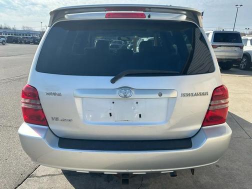 Millennium Silver Metallic 2002 Toyota Highlander Base