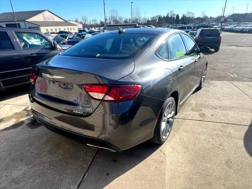 2016 Chrysler 200 S