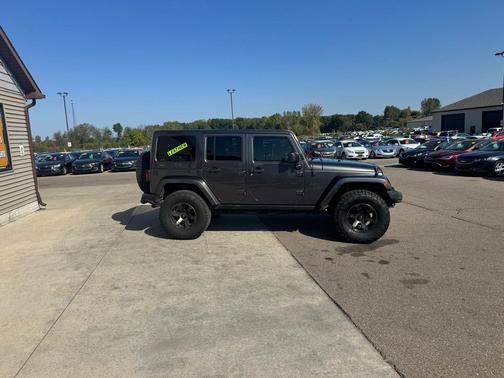 2016 Jeep Wrangler Unlimited Sahara