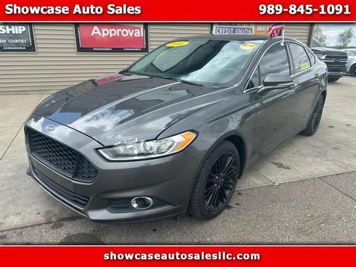 Gray 2016 Ford Fusion SE