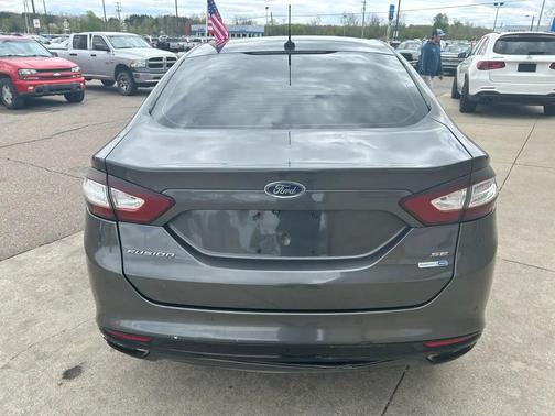Gray 2016 Ford Fusion SE