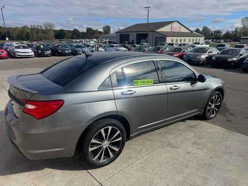2012 Chrysler 200 S