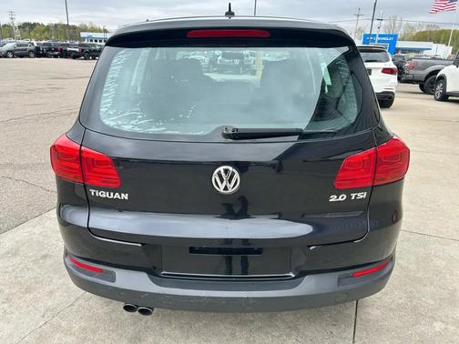 Deep Black Metallic 2012 Volkswagen Tiguan S