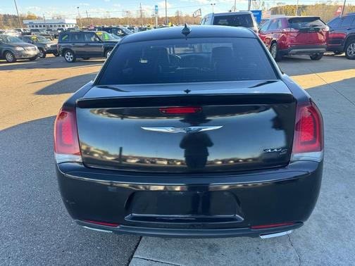 2016 Chrysler 300 S