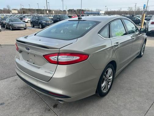 2015 Ford Fusion Hybrid SE