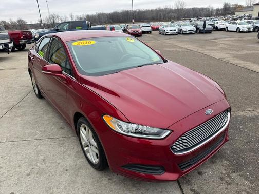 2016 Ford Fusion SE